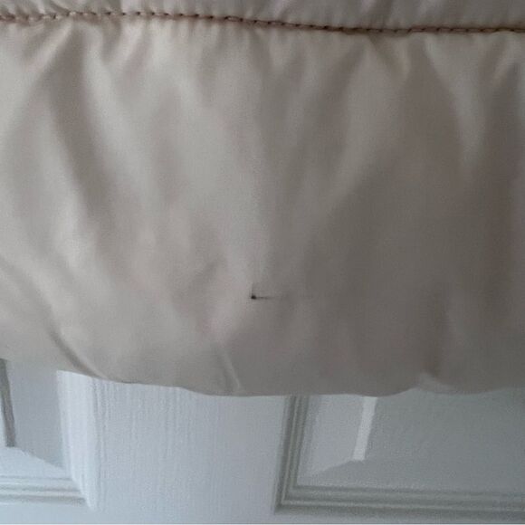 Old Navy Puffer Vest in Off White / Purple XS Girls 5 EUC - Picture 4 of 6